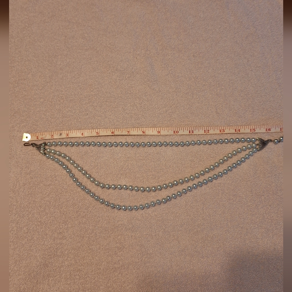 Vintage Elegant Silver/Blue Pearl Necklace - Picture 2 of 10